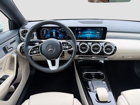 Used 2022 Mercedes-Benz A 220 image 22