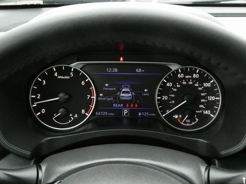 Used 2024 Nissan Altima 2.5 SV w/ SV Premium Package image 5