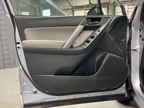 Used 2017 Subaru Forester 2.5i Premium w/ All-Weather Package image 13