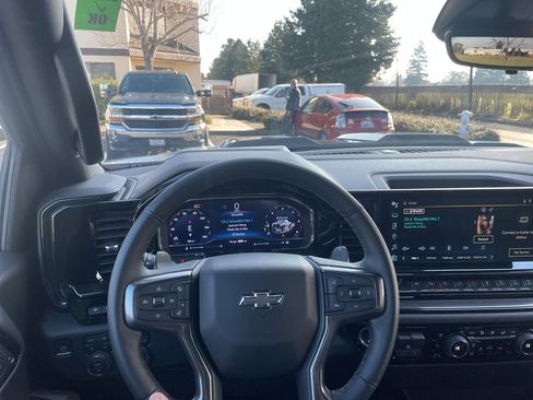 Used 2025 Chevrolet Silverado 1500 ZR2 w/ Technology Package image 24