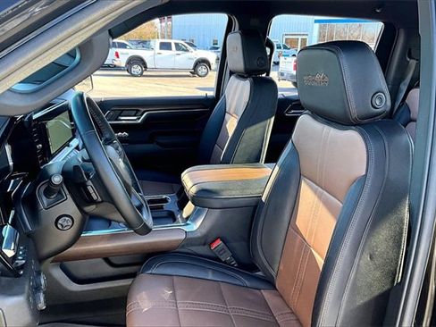 Used 2024 Chevrolet Silverado 1500 High Country w/ Technology Package image 22