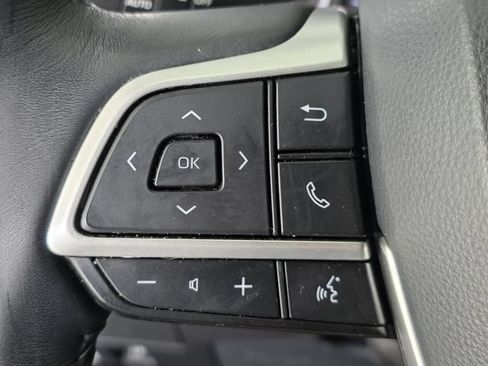 Used 2022 Toyota Highlander XSE FWD image 28