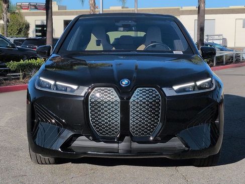 Certified 2025 BMW iX xDrive50 image 3