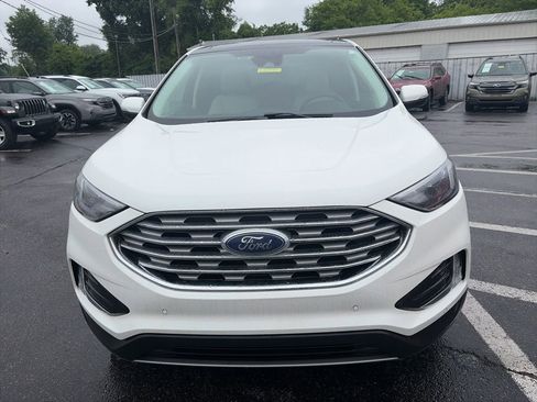 Used 2022 Ford Edge Titanium AWD/4WD image 2