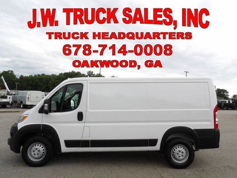 Used 2025 RAM ProMaster 2500 w/ U-Haul Equipment Group FWD image 2
