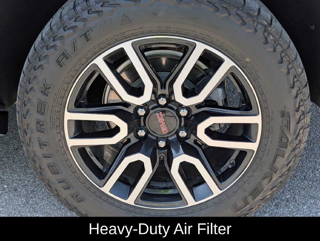 Used 2023 GMC Yukon AT4 w/ Technology Package AWD/4WD image 12