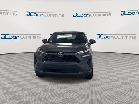 Used 2023 Toyota RAV4 LE AWD/4WD image 3