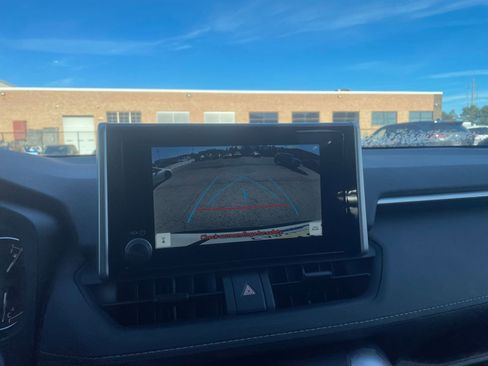 Used 2025 Toyota RAV4 XLE image 17