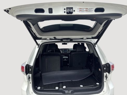 Used 2016 Toyota Highlander Limited image 18