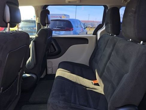 Used 2014 Dodge Grand Caravan American Value Package image 16