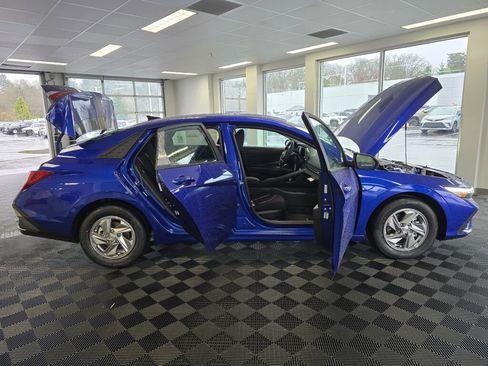 New 2026 Hyundai Elantra SE image 15