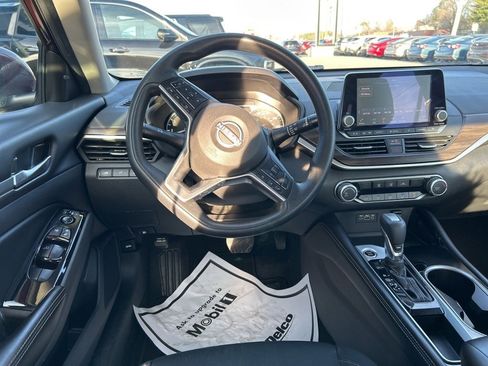Used 2023 Nissan Altima 2.5 SV image 15