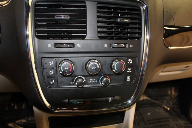 Used 2017 Dodge Grand Caravan SXT FWD image 15