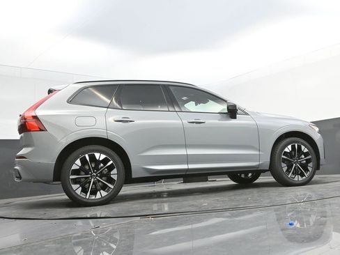 New 2026 Volvo XC60 B5 Plus w/ Protection Package Premier image 28