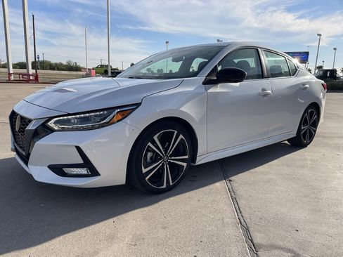 Certified 2021 Nissan Sentra SR w/ SR Premium Package image 5