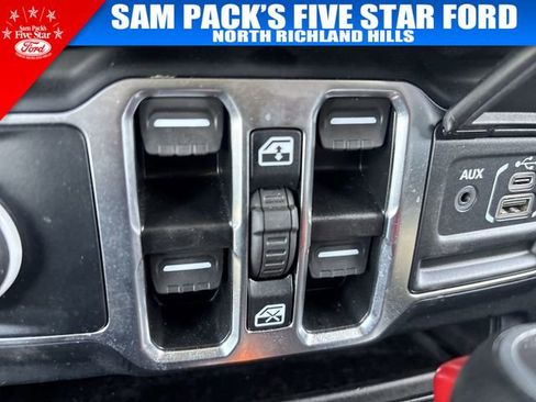 Used 2024 Jeep Wrangler Unlimited w/ Convenience Group image 22