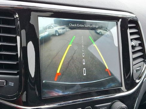 Used 2020 Jeep Grand Cherokee Limited image 17