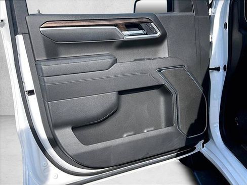 Used 2025 Chevrolet Silverado 1500 LT RWD image 18