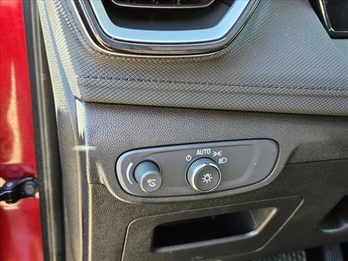 Used 2025 Chevrolet TrailBlazer LT image 11