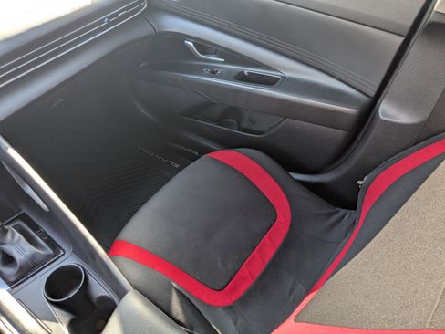 Certified 2023 Hyundai Elantra SEL image 17