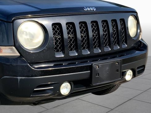Used 2012 Jeep Patriot Latitude FWD image 25