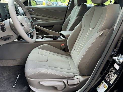 New 2025 Hyundai Elantra Sport image 6