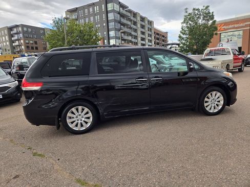Used 2013 Toyota Sienna Limited w/ Premium Pkg AWD/4WD image 12