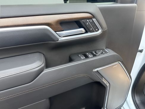 Used 2026 Chevrolet Silverado 2500 High Country w/ High Country Premium Package AWD/4WD image 14