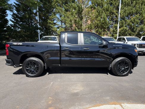Used 2024 Chevrolet Silverado 1500 Custom image 11