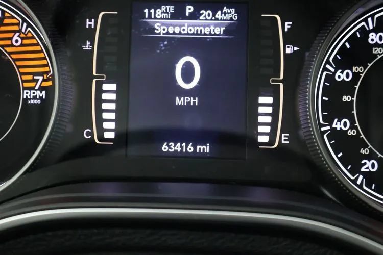 Used 2020 Jeep Cherokee Latitude Plus AWD/4WD image 28