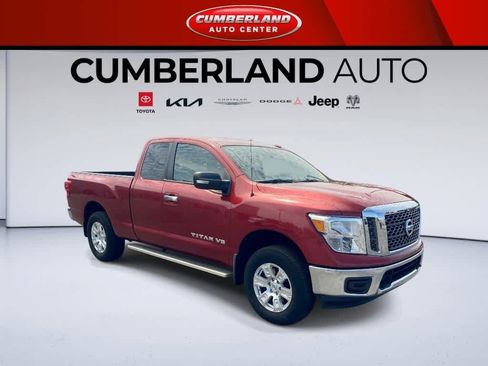 Used 2018 Nissan Titan SV AWD/4WD image 1