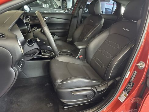 Used 2023 Kia Forte GT-Line w/ GT-Line Premium Package FWD image 10