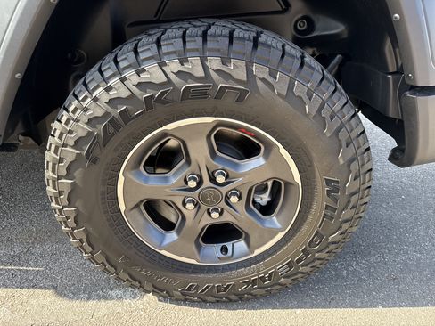 Used 2024 Jeep Wrangler Unlimited Sport AWD/4WD image 19