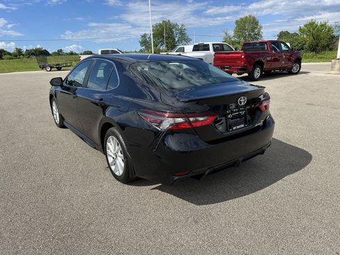 Used 2024 Toyota Camry SE FWD image 6