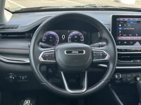 Used 2022 Jeep Compass Trailhawk w/ Trailhawk Elite Group image 7