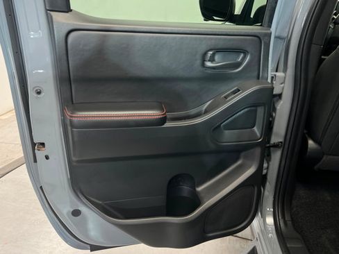 Used 2026 Nissan Frontier PRO-4X w/ Pro-4x Convenience Package AWD/4WD image 18