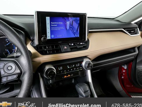 Used 2023 Toyota RAV4 LE AWD/4WD image 12