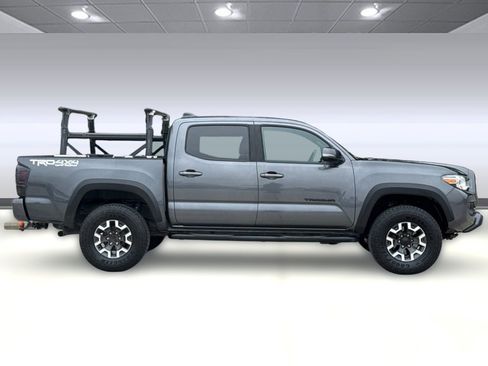Used 2021 Toyota Tacoma TRD Off-Road w/ Technology Package AWD/4WD image 7