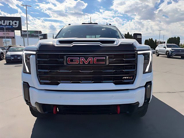 Used 2024 GMC Sierra 3500 AT4 w/ Technology Package AWD/4WD image 8