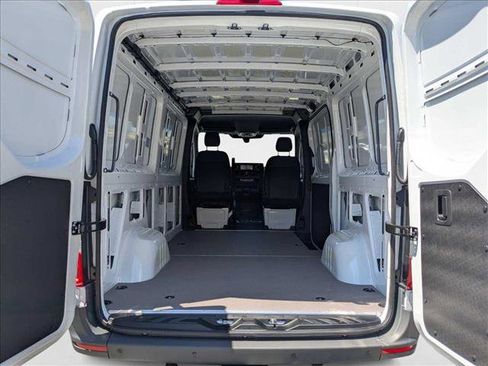 New 2025 Mercedes-Benz Sprinter 2500 image 9