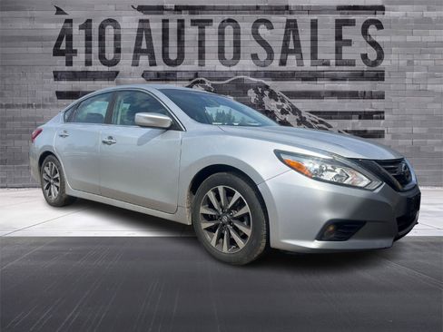 Used 2017 Nissan Altima 2.5 SV FWD image 1