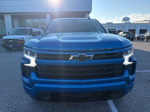 Used 2023 Chevrolet Silverado 1500 RST AWD/4WD image 2