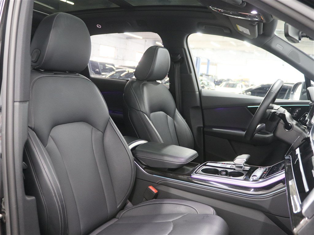 Used 2025 Audi Q7 3.0T Prestige AWD/4WD image 29