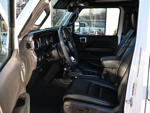 Used 2024 Jeep Wrangler High Altitude image 12