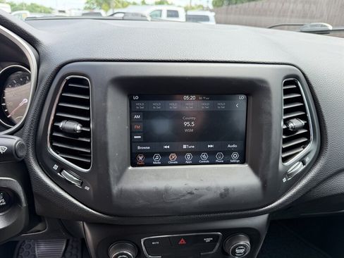 Used 2019 Jeep Compass Latitude w/ Cold Weather Group AWD/4WD image 29