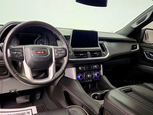 Used 2021 GMC Yukon SLT w/ SLT Premium Package image 13