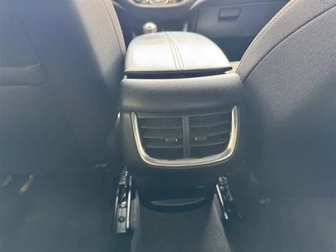 Used 2018 Chevrolet Malibu LT FWD image 32