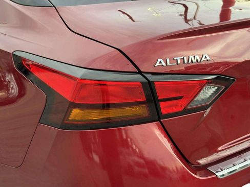 Used 2022 Nissan Altima 2.5 SR AWD/4WD image 14