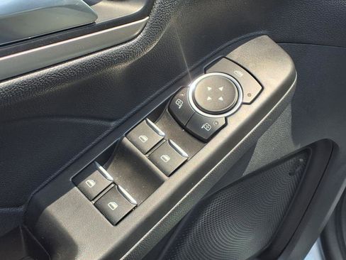 Used 2022 Ford Escape SEL image 6