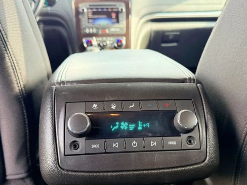 Used 2017 Chevrolet Traverse LT FWD image 15